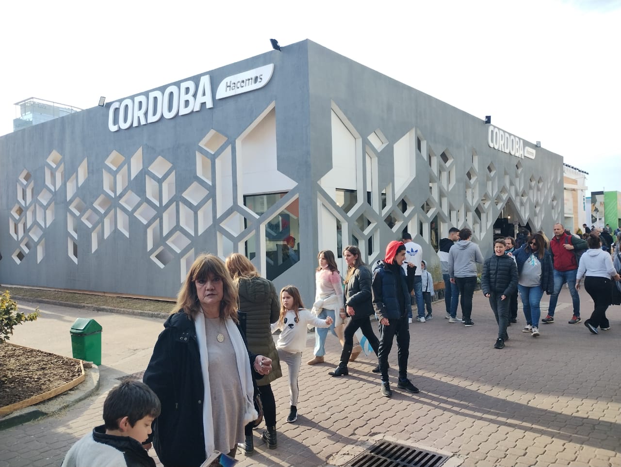 Córdoba muestra todo su potencial en la Rural de Palermo con transmisión en vivo de 
