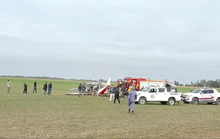 Cayó un avión en la apertura de Agronea y hay dos muertos