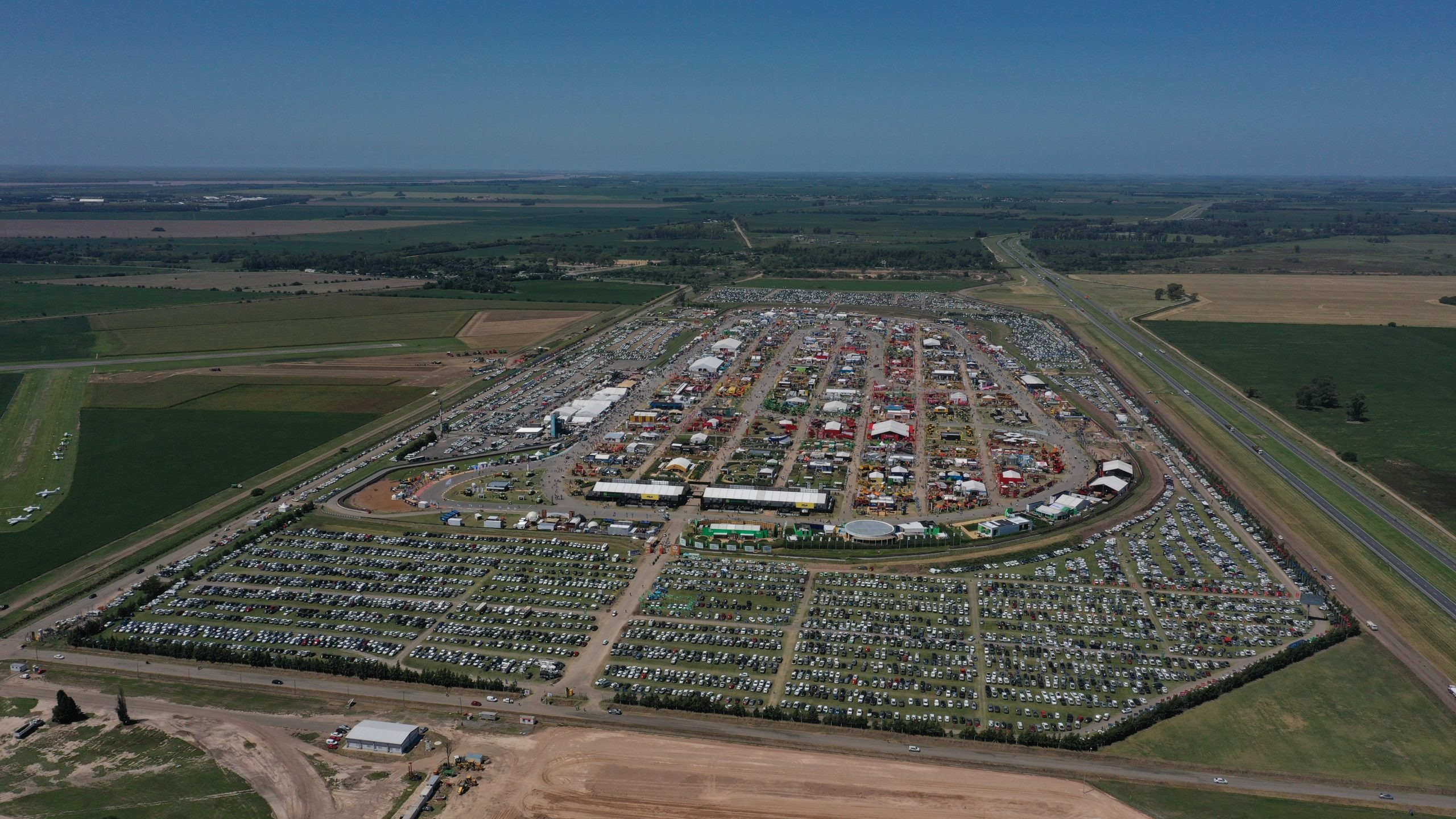 Expoagro: 180.000 visitantes  y más de 2.000 millones de dólares de solicitudes de créditos”