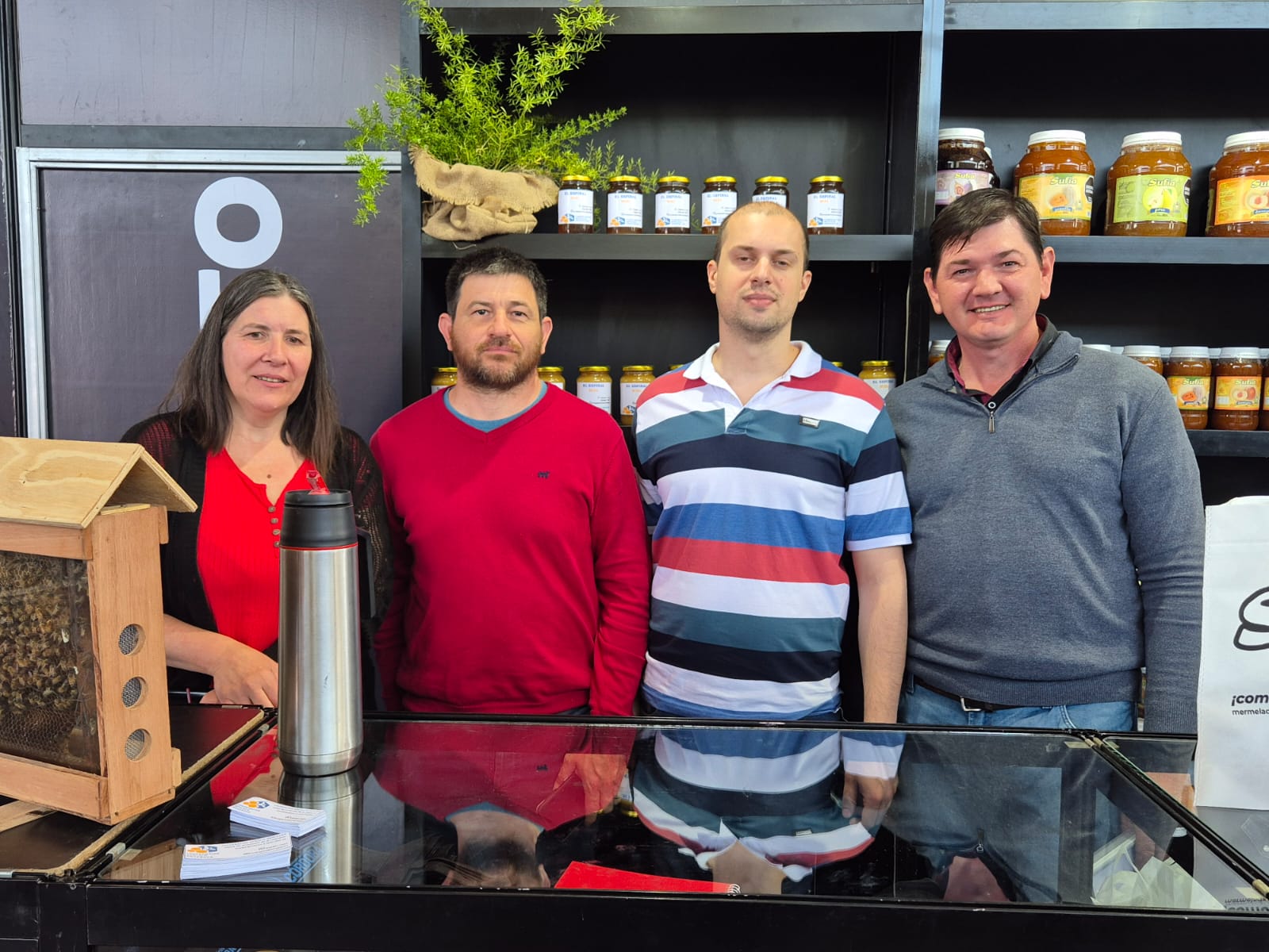 La cooperativa Apícola de Ansenuza trabaja arduamente para jerarquizar la profesión apícola y capacitar a los productores