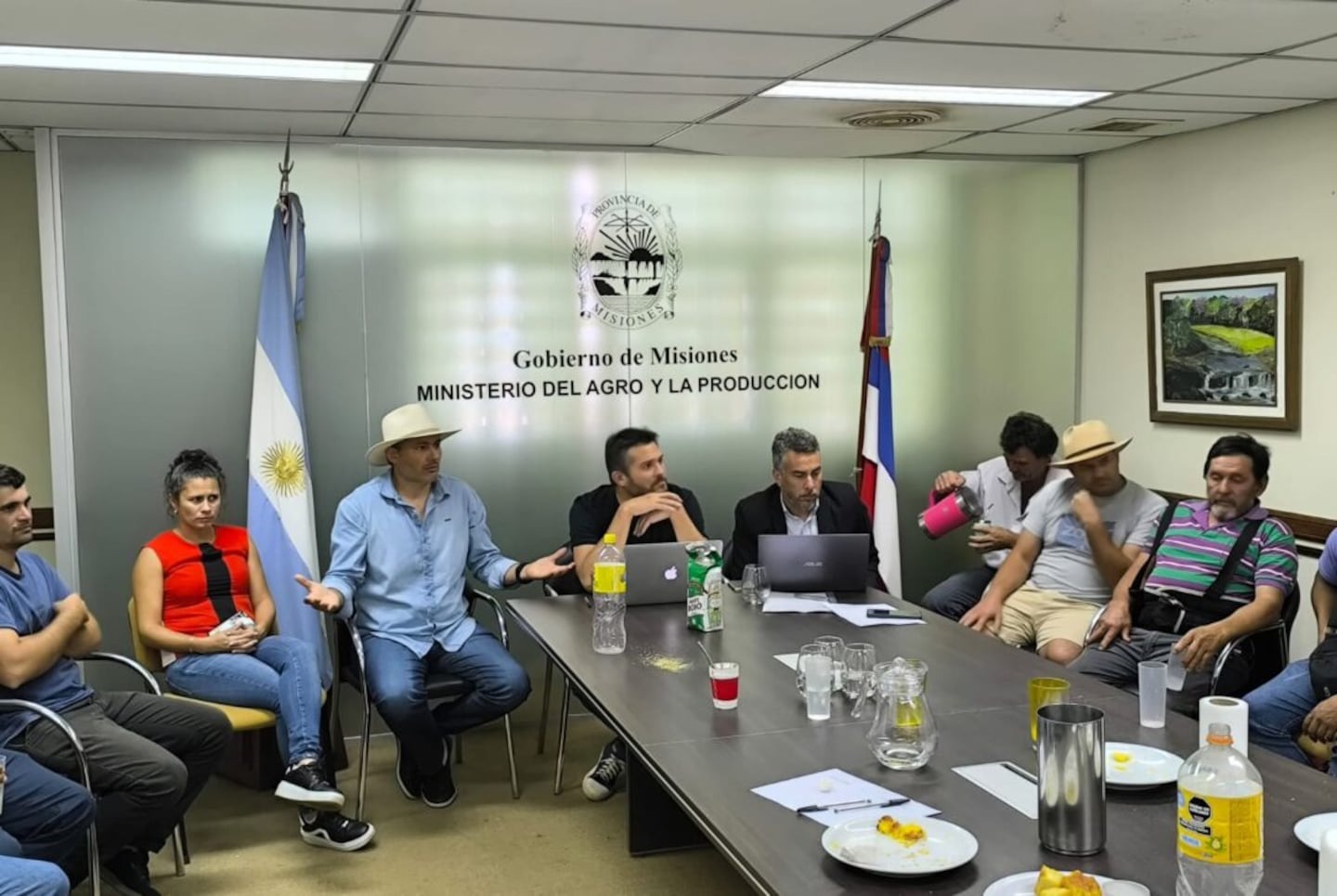 El gobierno de Misiones gestionará un precio de $450 por kilo de hoja verde y afloja la protesta yerbatera