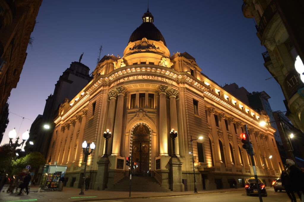 La BCR celebra el inicio de operaciones con pagarés producto en el Mercado Argentino de Valores MAV