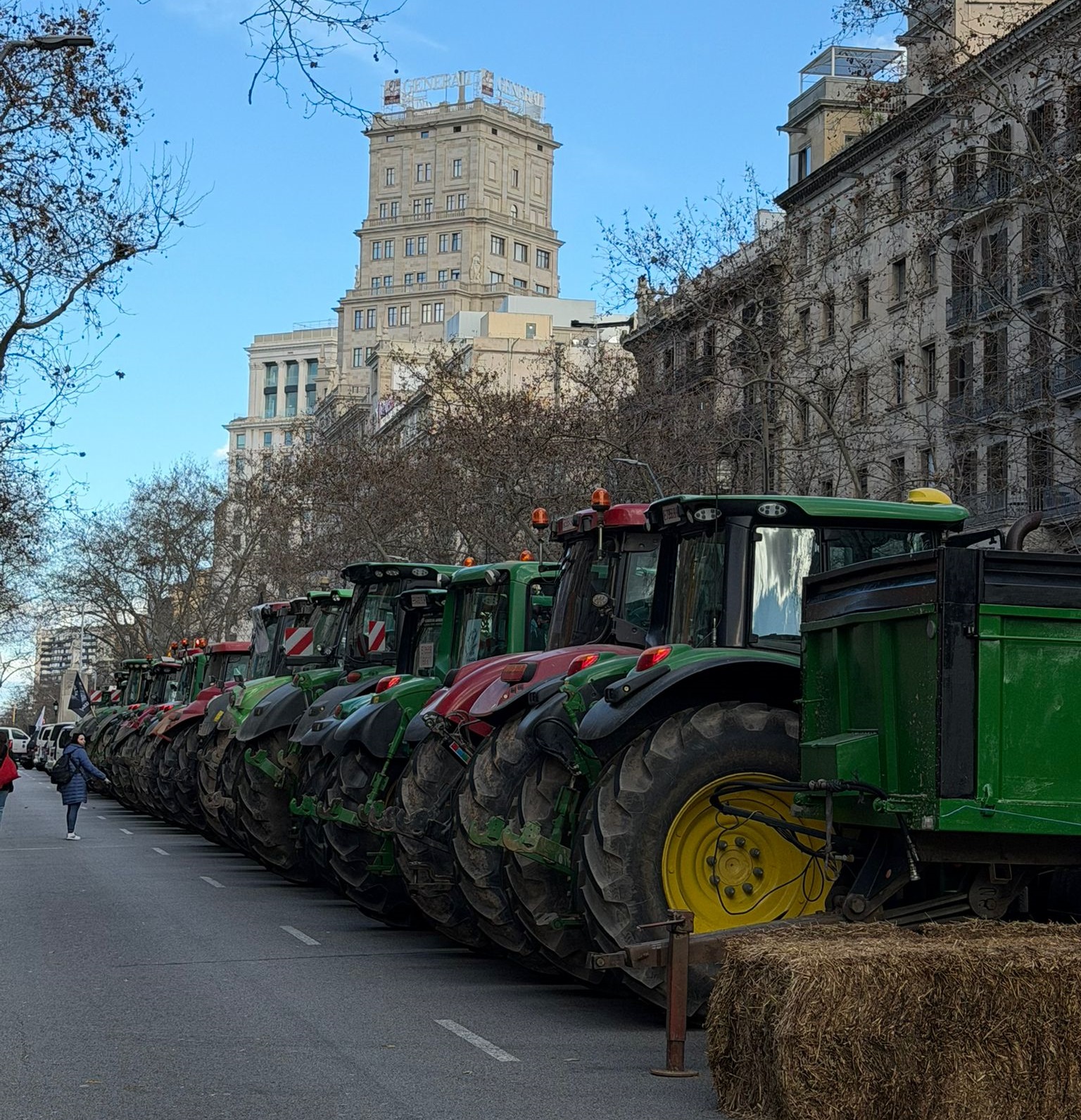 Nueva jornada de protestas agrarias: tractores avanzan hacia Barcelona y amenazan con paralizar la ciudad
