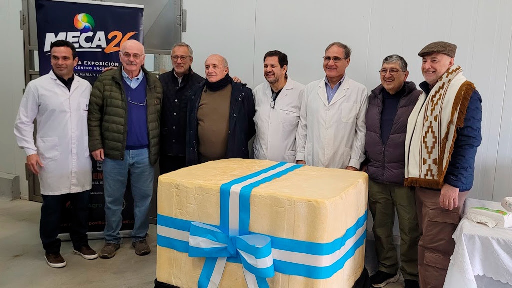 Presentaron el queso gigante de 1.000 kilos elaborado en la cuenca láctea Villa María
