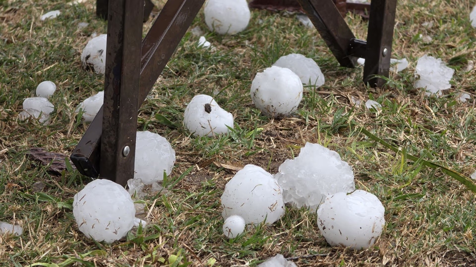 Granizo, heridos y destrozos en La Francia tras 15 minutos de terror