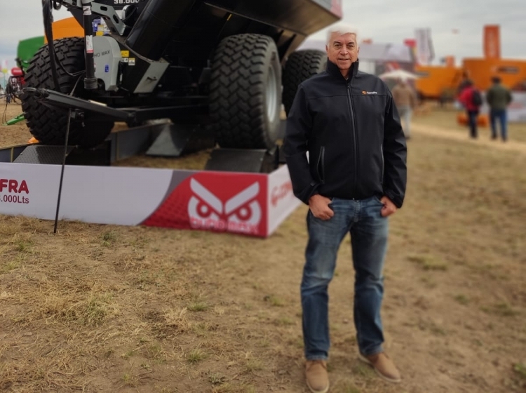 Comofra presentó en Agroactiva un nuevo modelo de tolvas de 38 mil litros que completan la línea Buho max