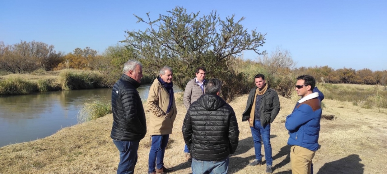 Busso visitó la zona donde se construirá el Acueducto Ganadero La Providencia, La Ramada y Santa Ana