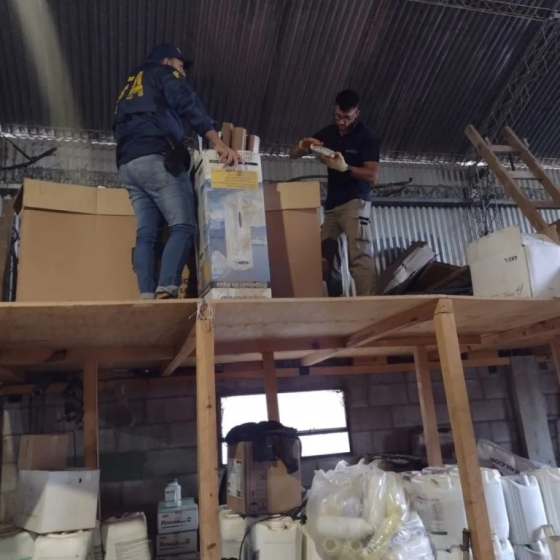 En un mega operativo en Marcos Juárez  descubrieron firmas que adulteraban agroquímicos