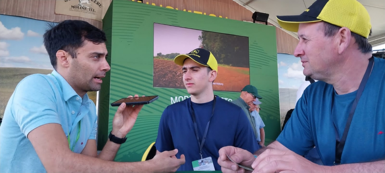 John Deere apoyando el desarrollo de jóvenes, estudiantes en sus primeros pasos en la agricultura digital