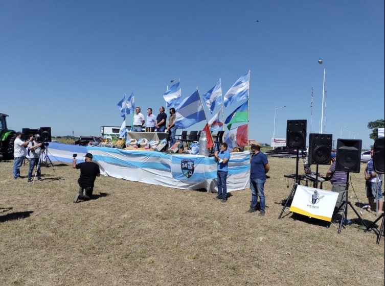 Reclaman dejar de cobrar las retenciones tras la asamblea de Armstrong